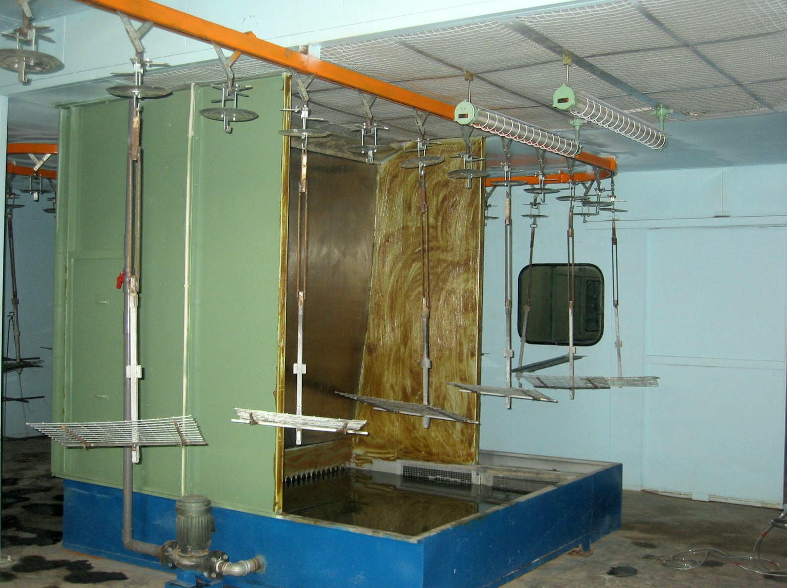 混合式噴漆臺(tái)